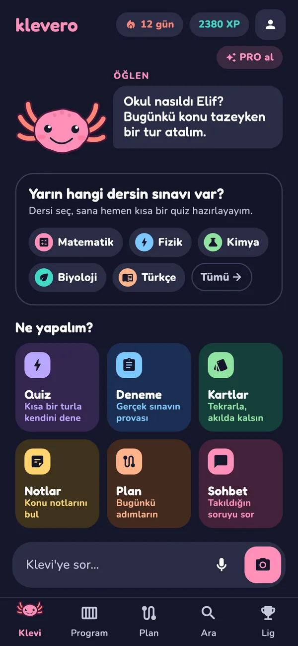 Klevero ana ekranı: Klevi günün önerisini söylüyor, araçlar listesi